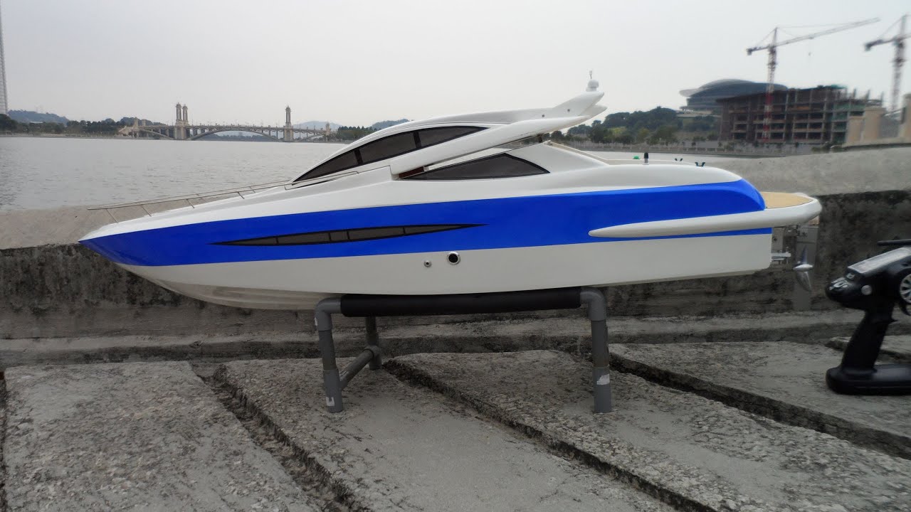 Rc Gas Boat Princess At Presint 6,Putrajaya,Malaysia.