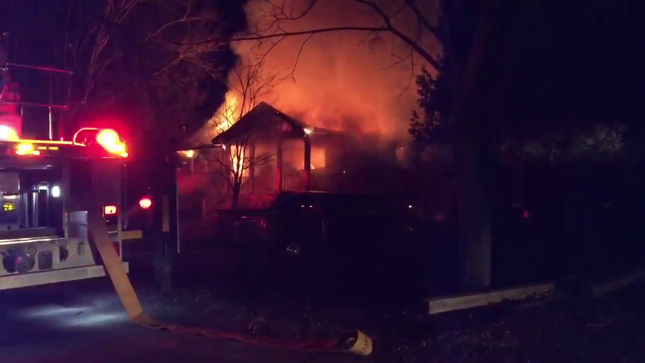 *On Scene* Ft. Edward Fire, Working Structure Fire, 4-22-18