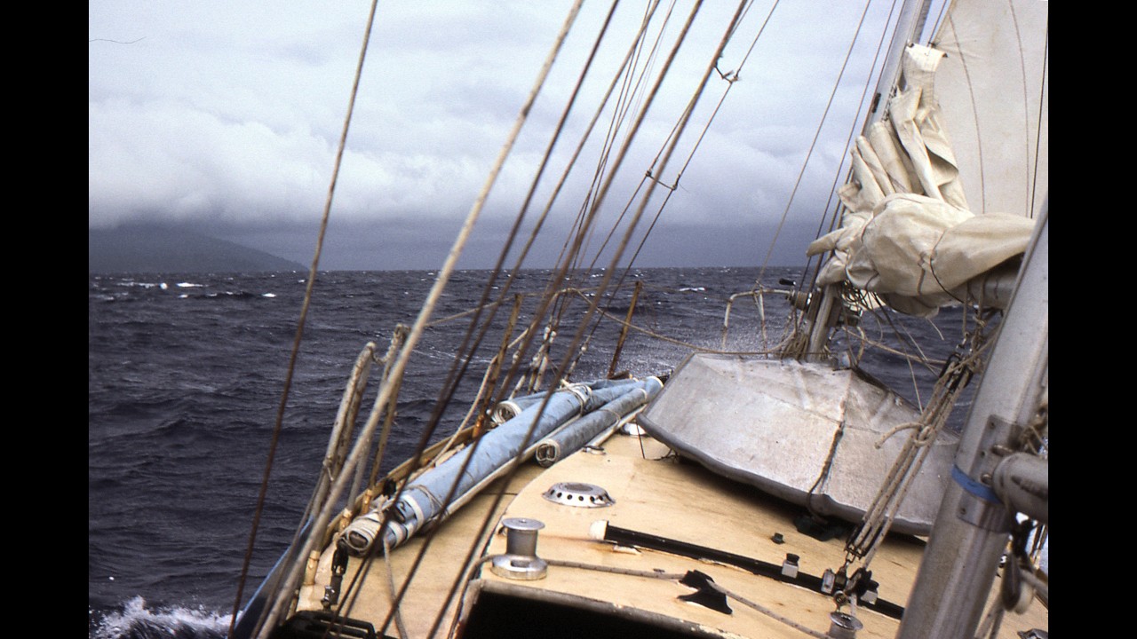 Lae to Rabaul via Bali-Witu -  December 1976