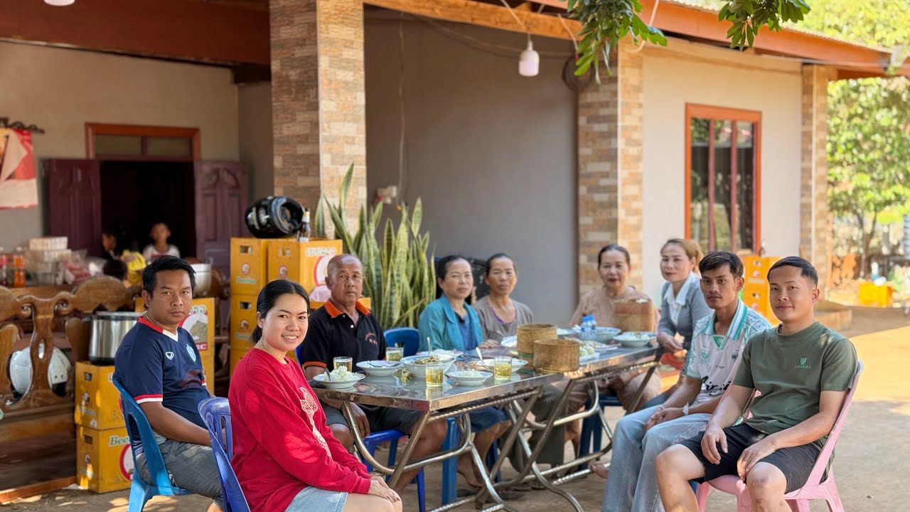 ວັນລວມຍາດມື້ສຸດທ້າຍຂອງດອງນ້ອງສາວ ກິນແກງໜໍ່ໄມ້ຊຸມກັນ ກ່ອນແຍກຍ້າຍໄປເຮັດໜ້າທີ່ໃຜມັນ