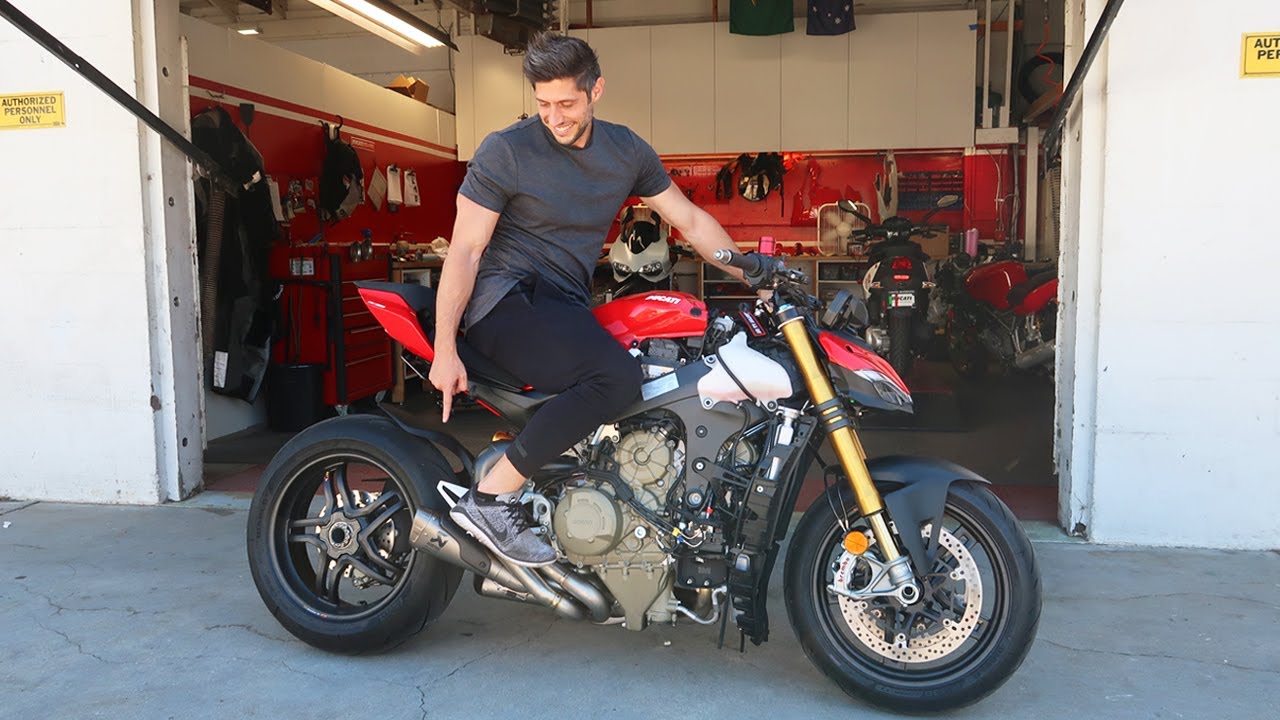 First Start of Our 2020 Streetfighter With Full Akra Exhaust!!!