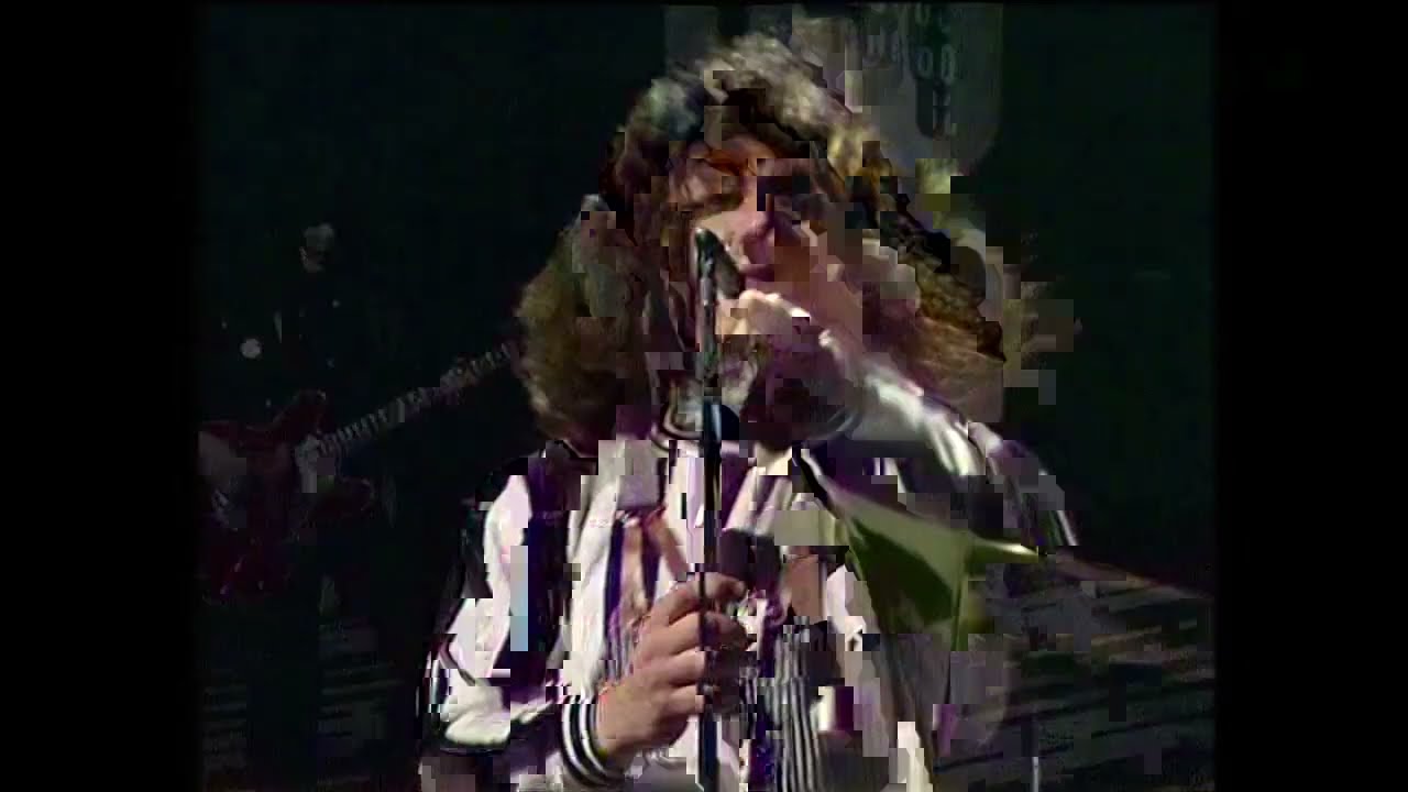 Geordie feat. Brian Johnson: All Because Of You (Live TV Performance 1973)