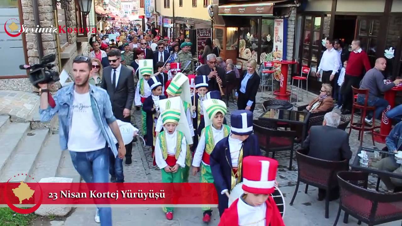 Prizren’de Mehter Takımıyla 23 Nisan Kortej Yürüyüşü