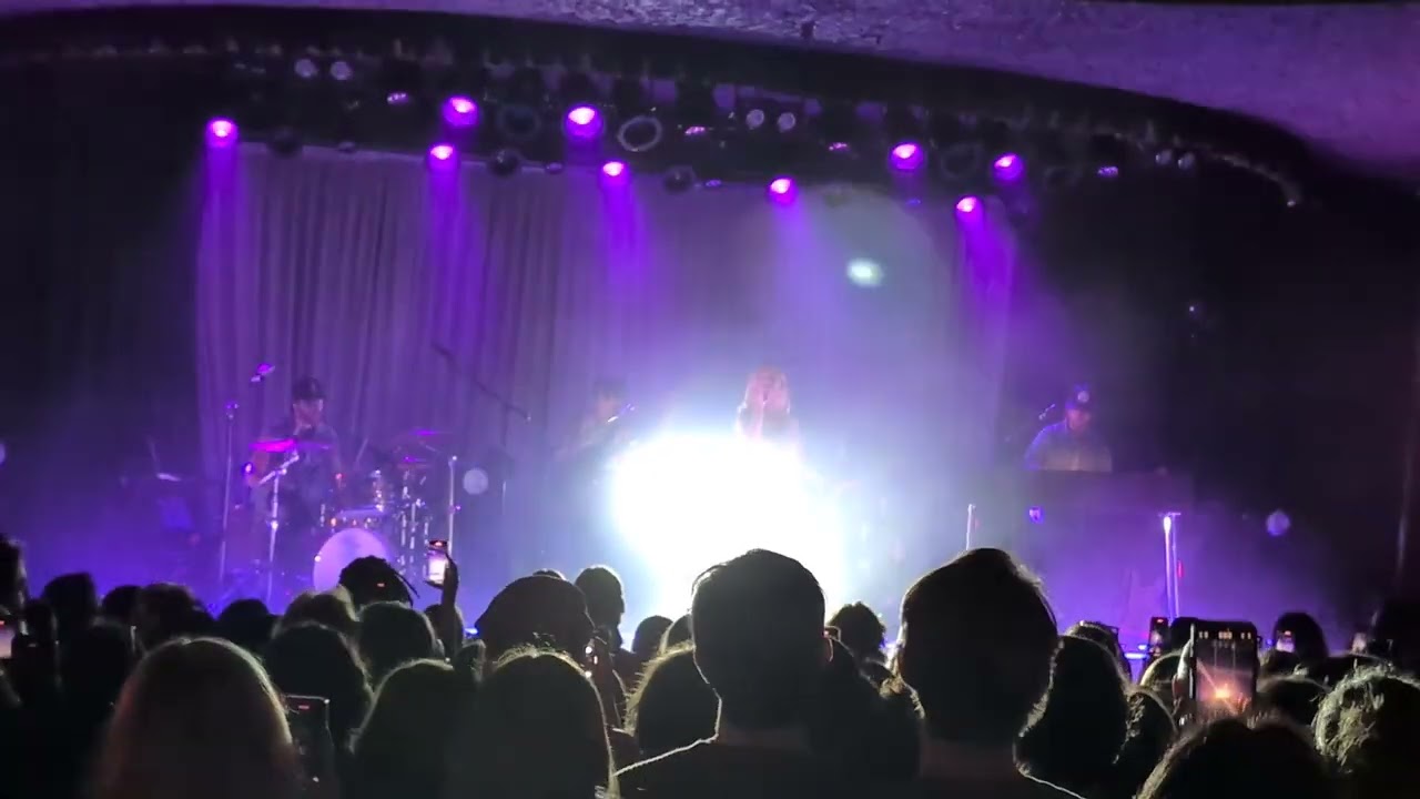 Ashe Live - Please don't fall in love with me | Running Out Of Time (Showbox Seattle, June 16, 2025)