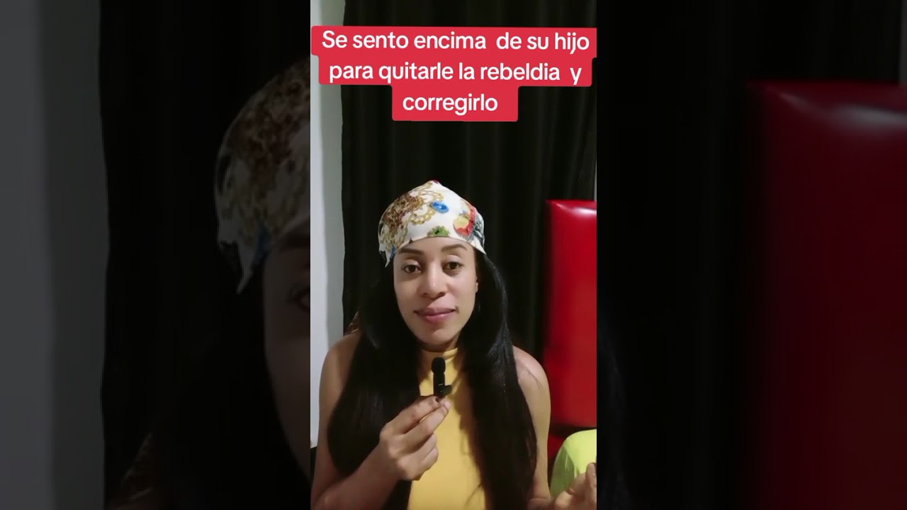 Se  sentó encima de su hijo para corregirlo