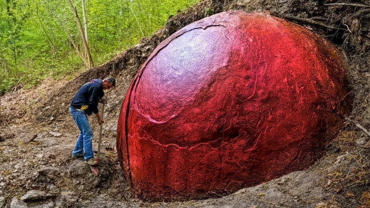 सुनसान जगहों पर मिली सबसे अजीब चीज़ें |  Strangest Things Found in The Middle of Nowhere