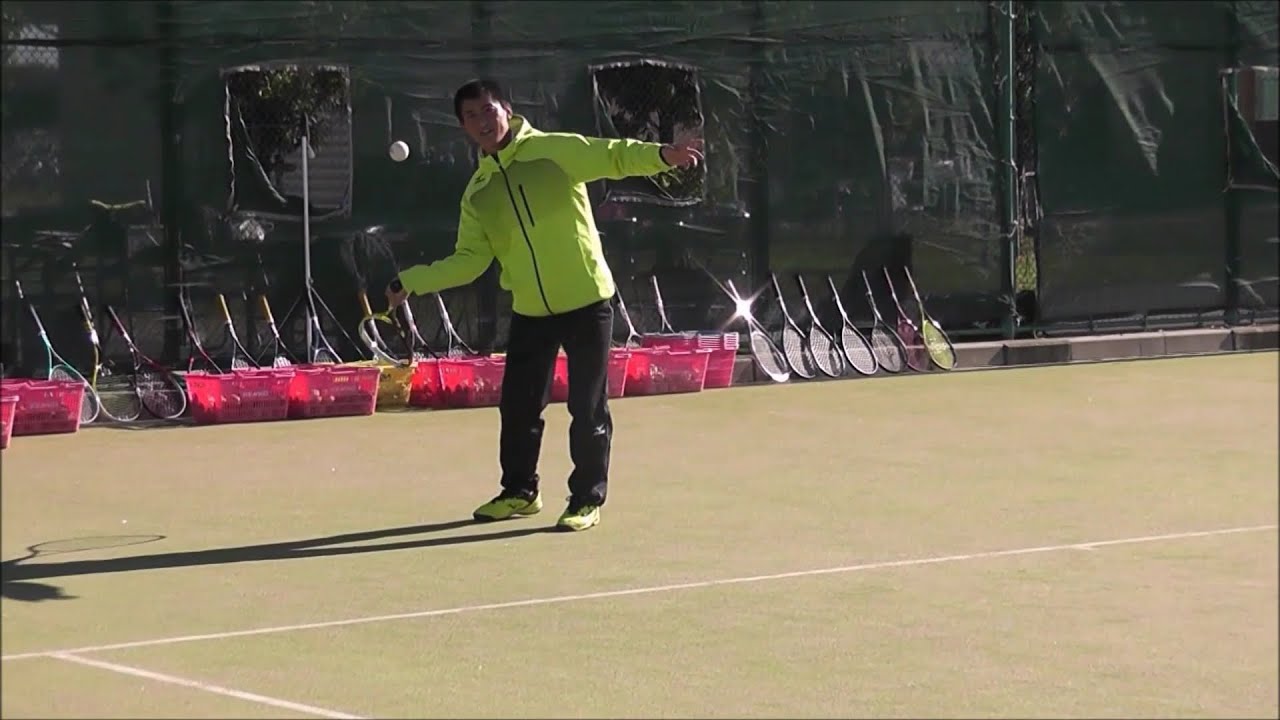 小林幸司選手（ミズノ）のラリー（乱打）の際のフットワークの教え
