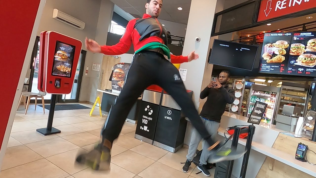 ACROBATIES DE FOU DANS LES RUES DE LYON [CRAZY FLIPS IN PUBLIC]