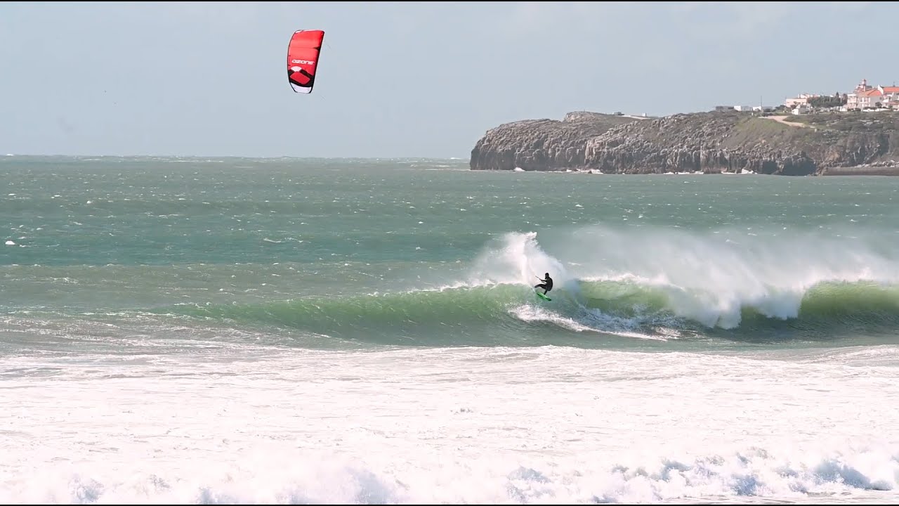 Paulino Pereira ripping waves in Peniche with the ReoV5