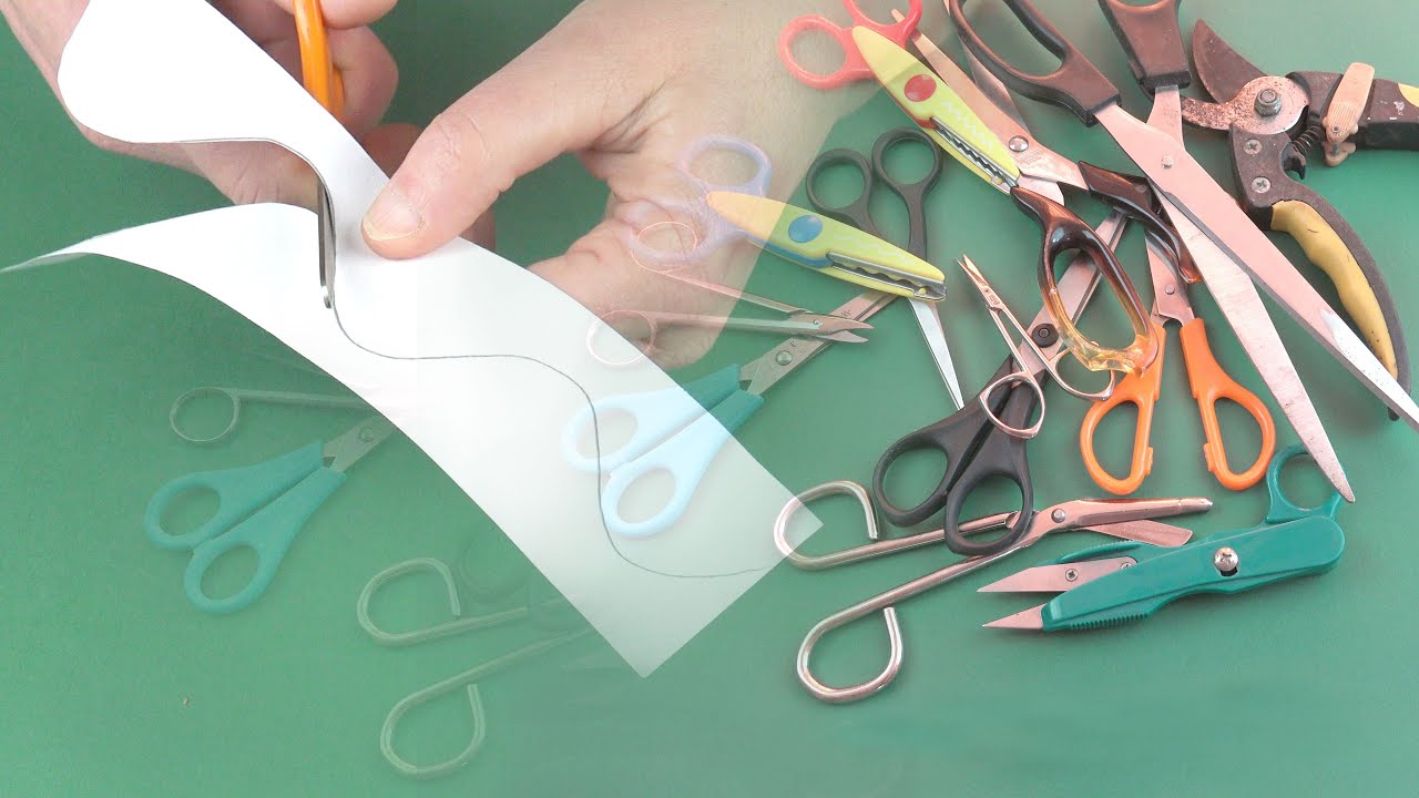 Umgang mit der Schere einfach erkl&auml;rt. Basteln f&uuml;r Anf&auml;nger. Schneiden von Papier mit Kinder Schere.