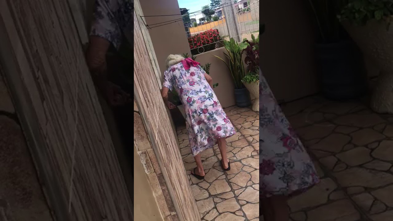 Velhinha brava na quaretena 😂😂😂