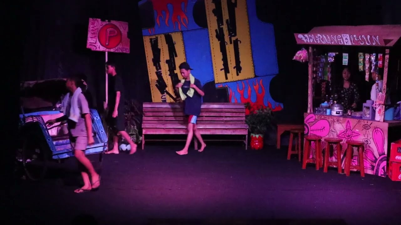 Pementasan Teater Pace Esemku di SMP 4 Kudus