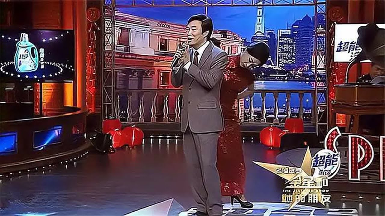 费玉清做客金星秀，金姐前后打量了小哥一番：这是个讲究的男人！