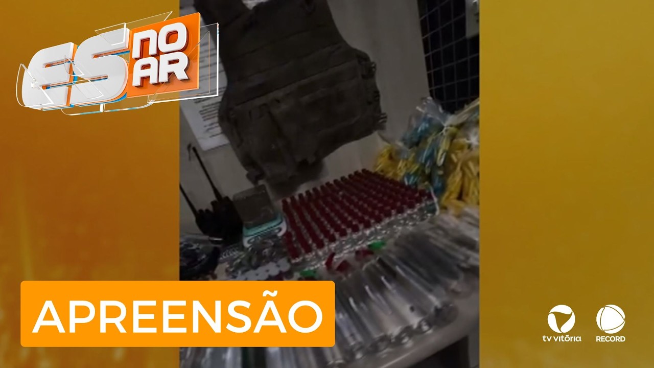 Armas e munições apreendidas após troca de tiros.