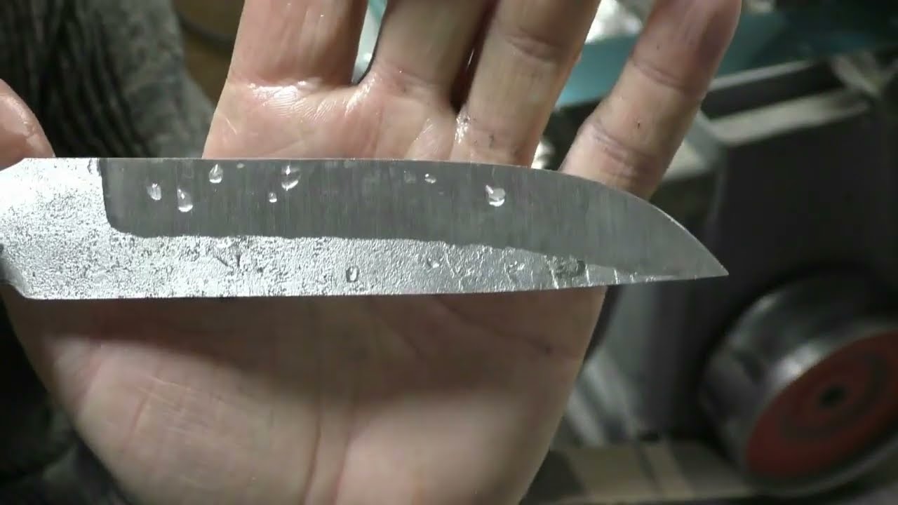 Слесарим клинок на руках.
