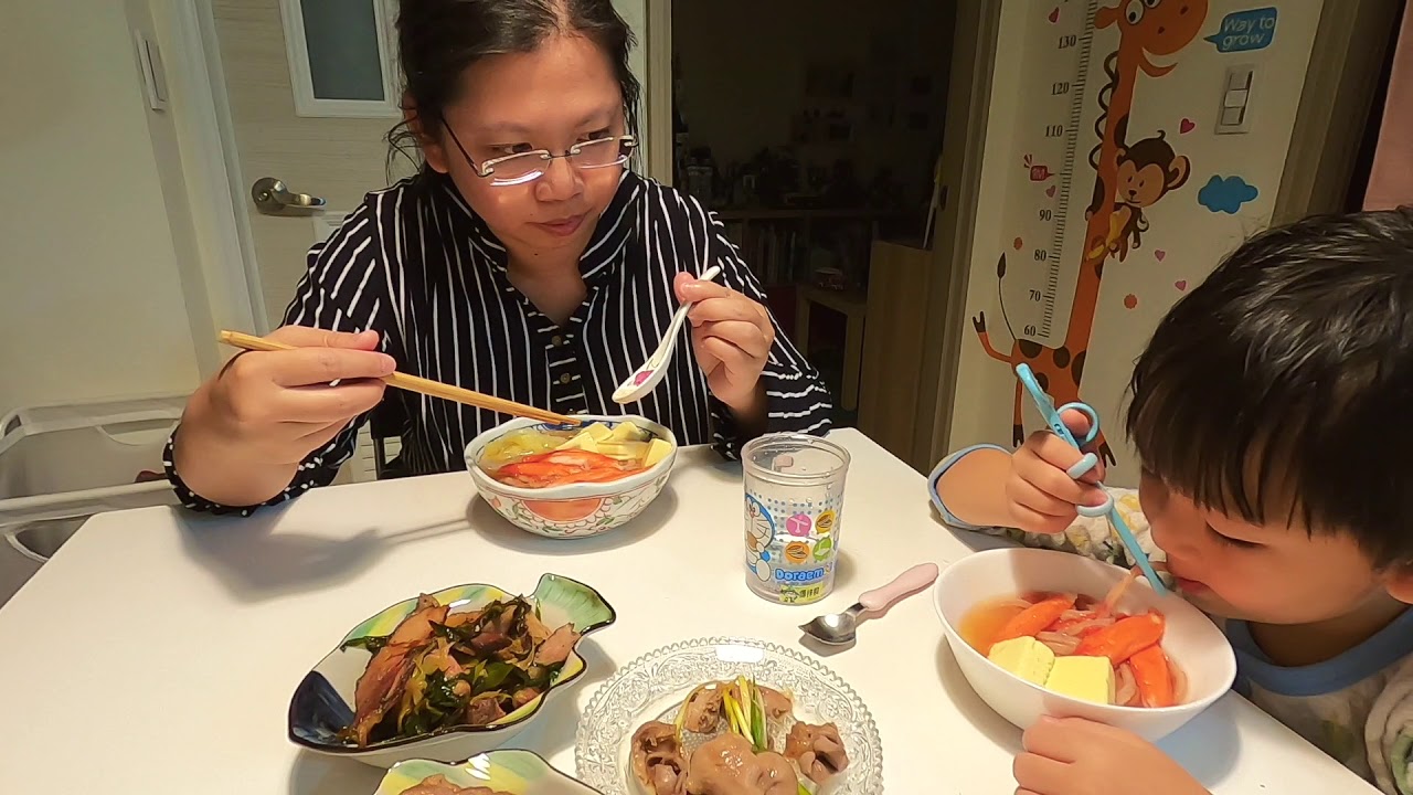 老婆晚餐煮讚岐紅藜麵｜聽說很營養健康