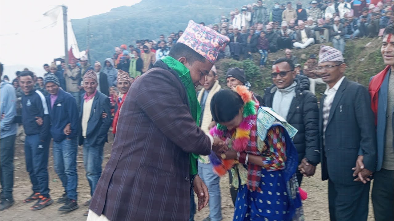केगरेत पुष्प राज अाचार्यले बिपना लाई ! बल्ल लाई जन्म दिन्या, बिपना भण्डारी vs  पुष्प राज अाचार्य