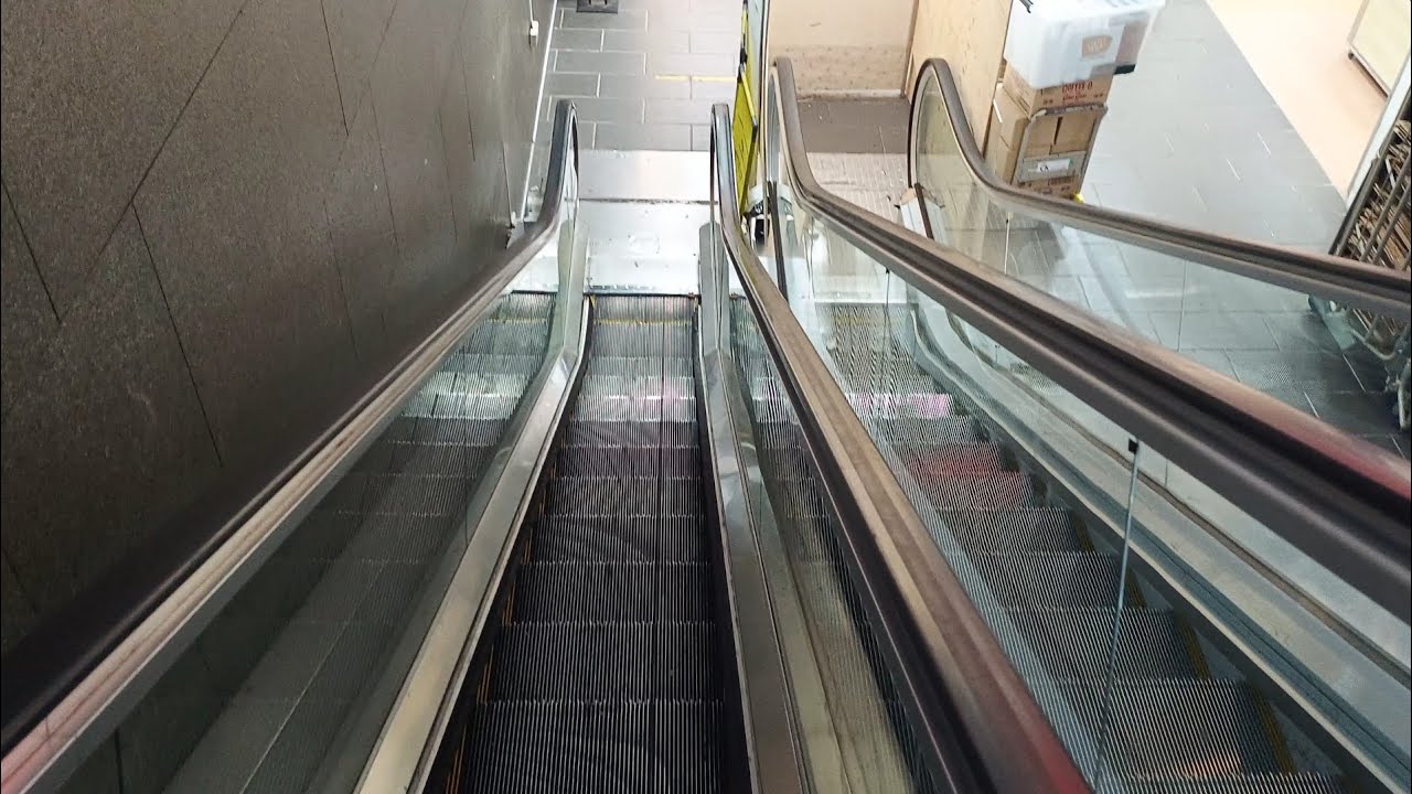 #エスカレーター Mitsubishi NS-SE Escalator @ New Bridge Centre (1階 → 地下1階)