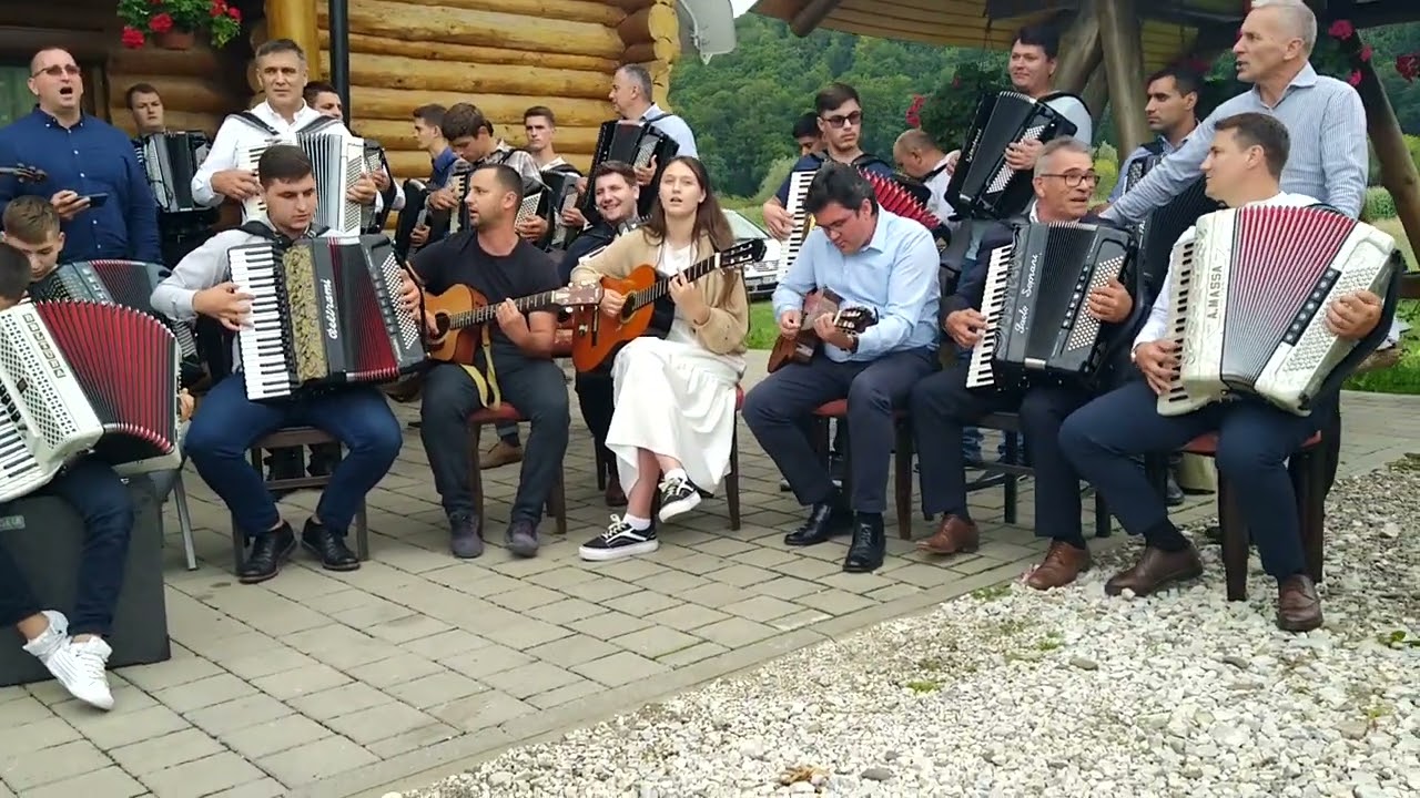 Întâlnirea cântăreților Mihoveni Suceava ~ Aș vrea să zbor