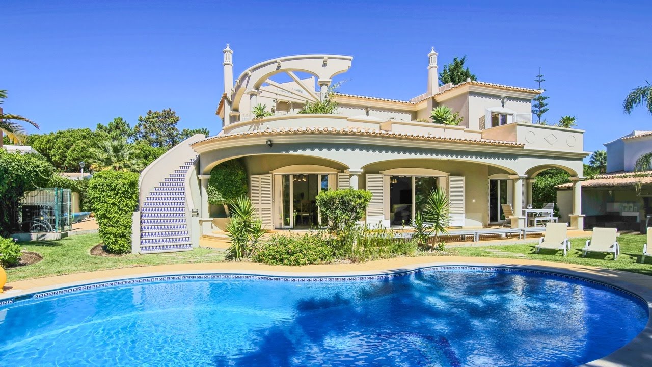 Quality Golf front Villa - Central Vilamoura - PortugalProperty.com - PP2670