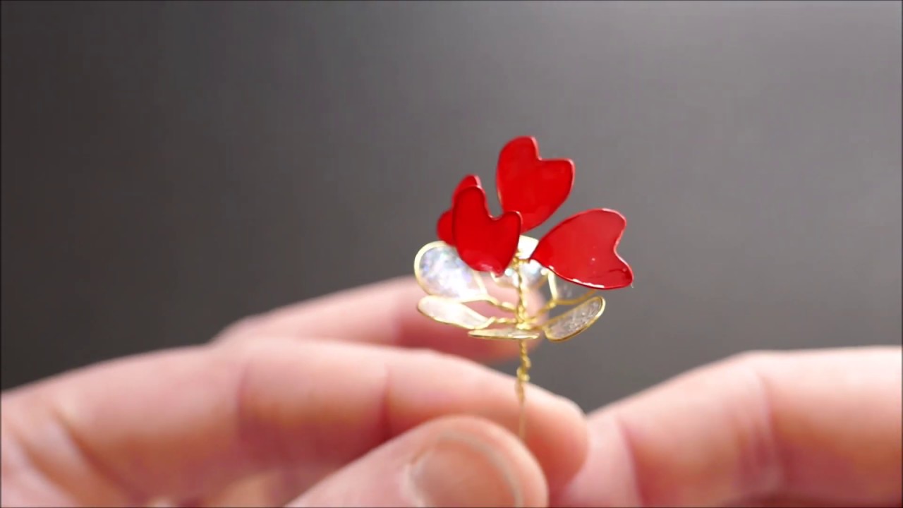 Fleur de l'amour en vernis à ongles