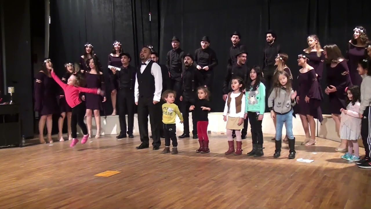 KONSERDE ÇOCUKLAR SAHNEYİ İSTİLA EDERSE :)