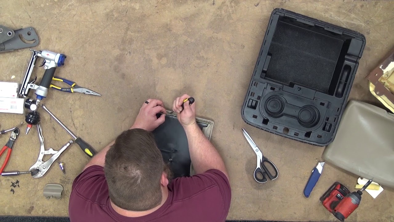 How to Install the center seat on a 2003 - 2007 Ford F-250 F-350 Extended Cab