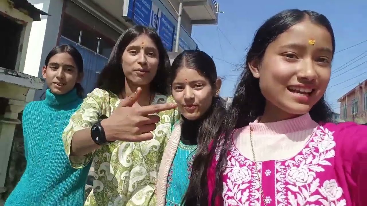 आज गए Market 🚗 || Haircut कर लिया क्या ?🤔#pahadivlog  #market 