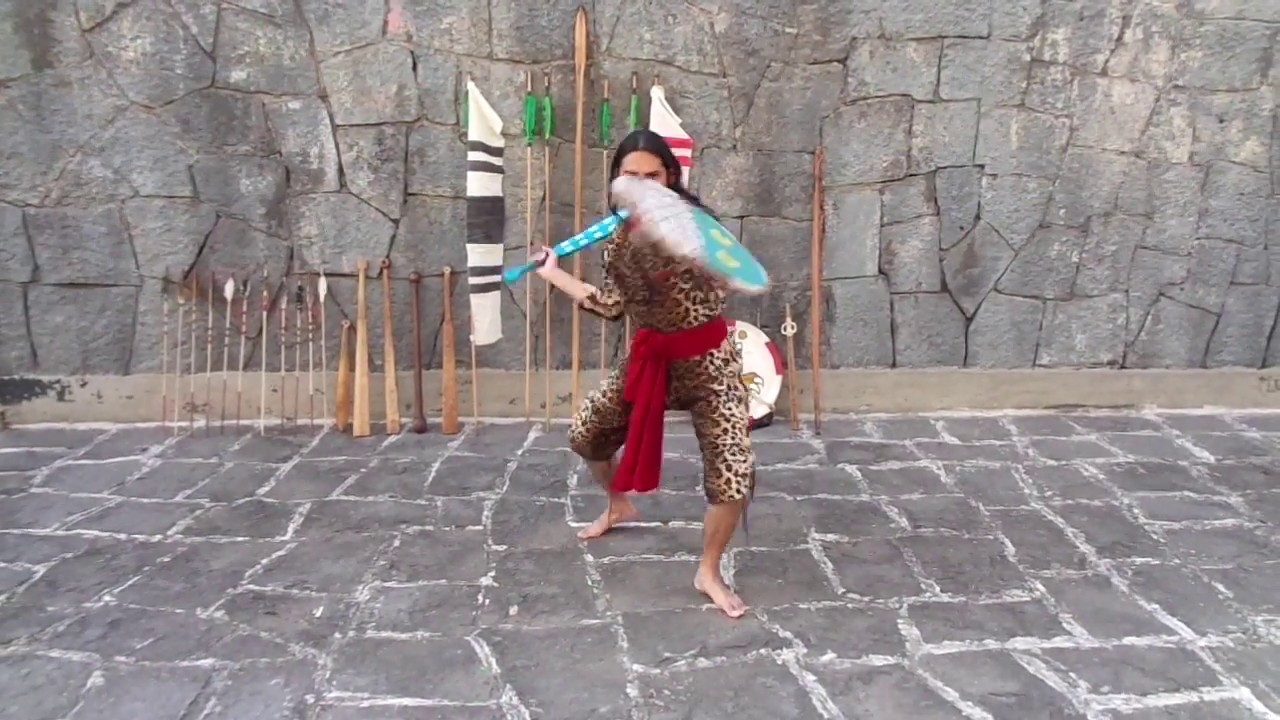 Vuelve a empu&ntilde;arse  el macuahuitl