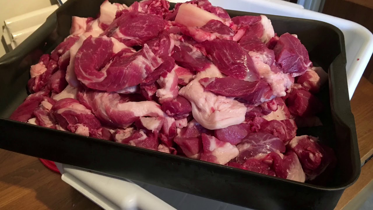 The making of a Lincolnshire Pork Sausage