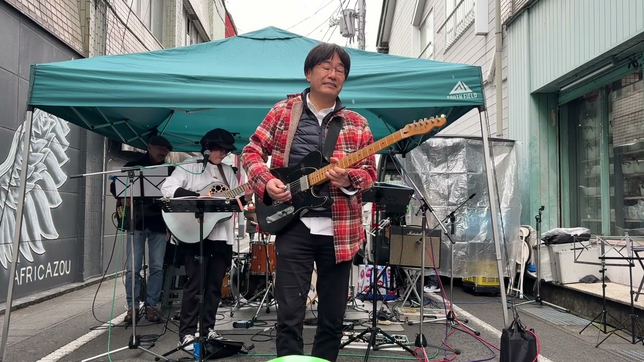 雪の中のTOP UP