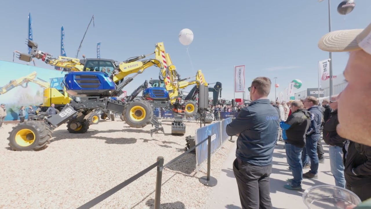 KAISER mobile walking excavator dance bauma 2025