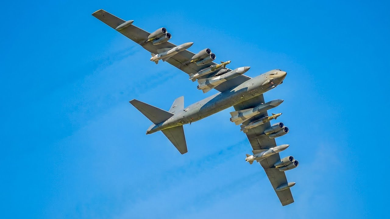 Невероятная модернизация бомбардировщика B-52 позволит ему летать до 2060 года.