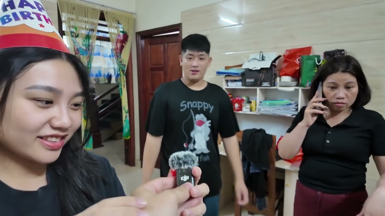 Sinh nhật mẹ Lan Anh