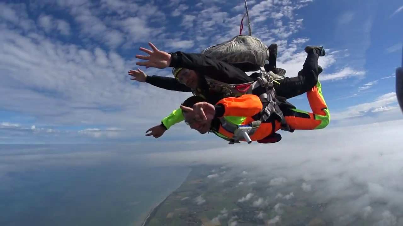 Saut en parachute pour mon anniversaire le 16 06 2018 abeille parachutisme le Havre