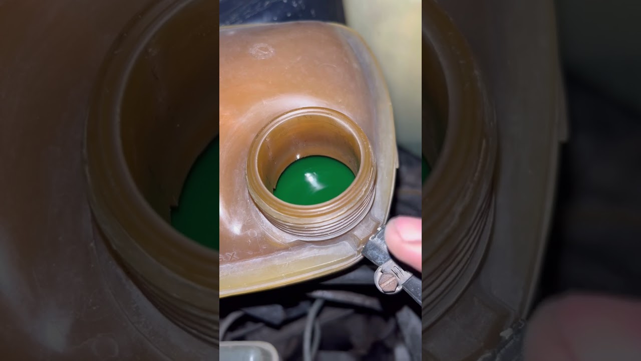 Como se purga el sistema de anticongelante cuando cambias el radiador de la calefacción golf A2