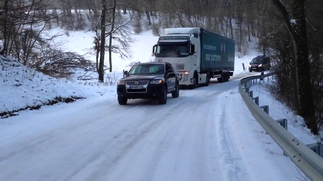 Touareg pulls strapped truck!