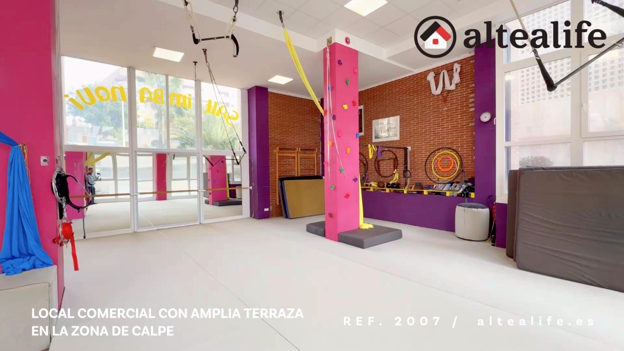 Local comercial en venta en Calpe con terraza y salida de humos - Ref. 2007 - altealife.es