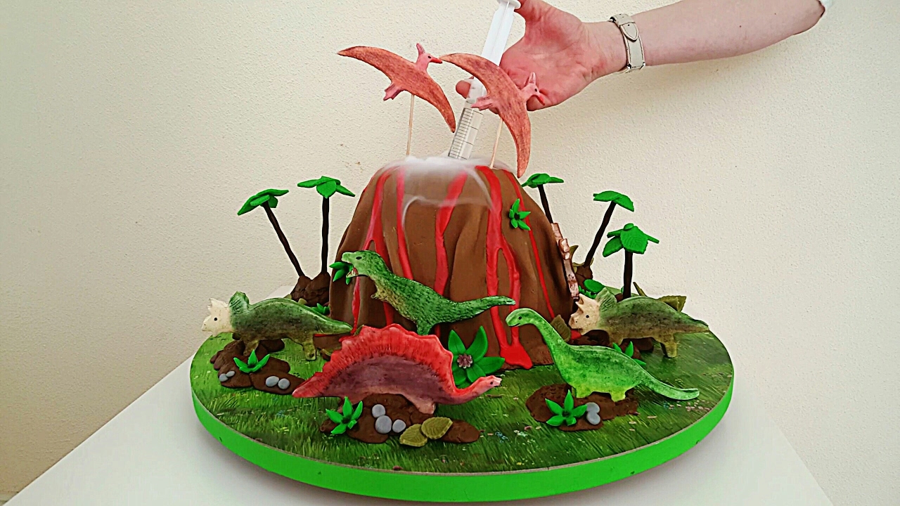Vulkan Kuchen mit Trockeneis Effekten
