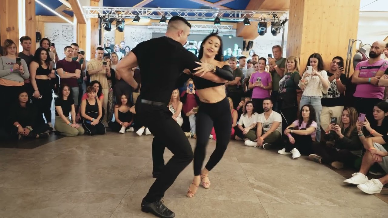 Kike y Nahir Bailando en Burgos