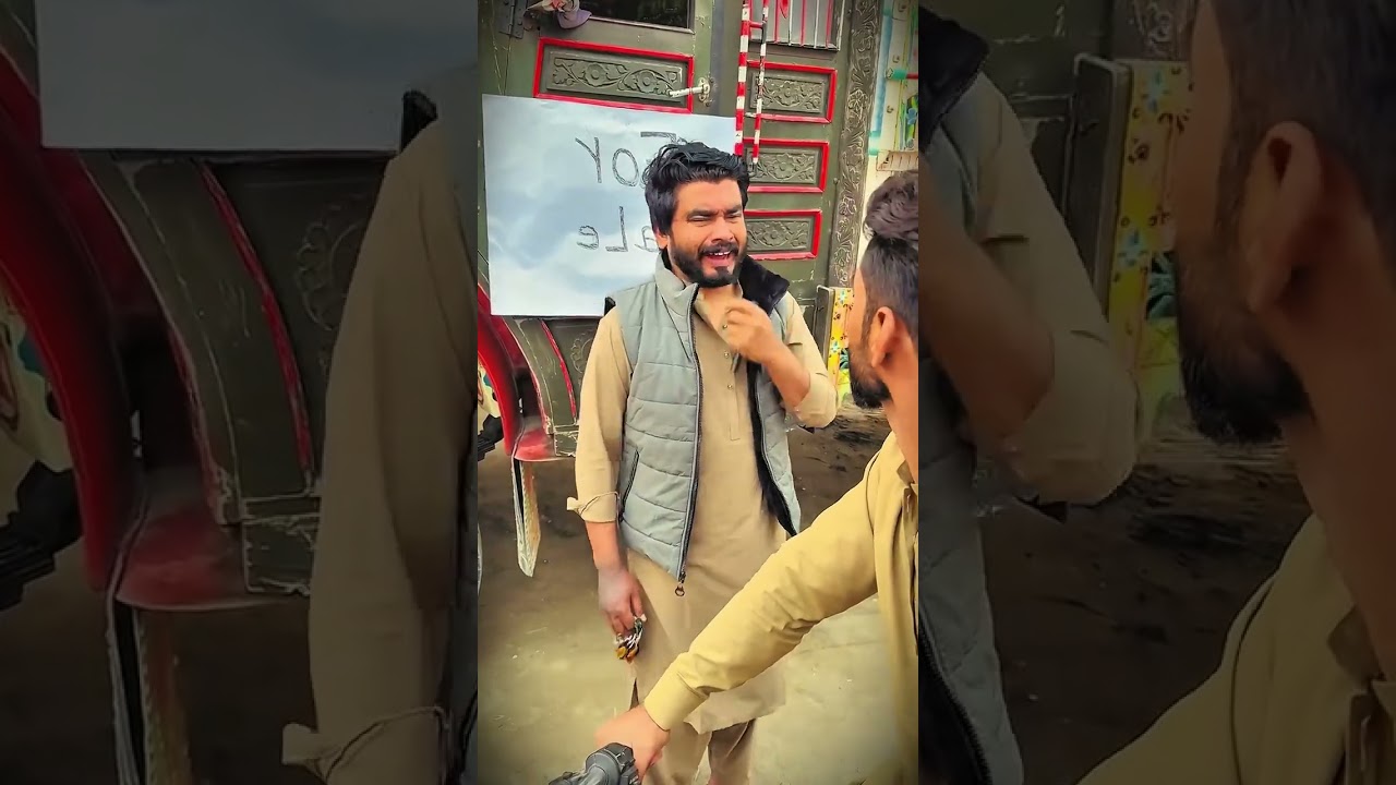 Mobile Mila Road Par 😂🤣#khizaromer #funnyvideo #comedyvideo #viralvideo