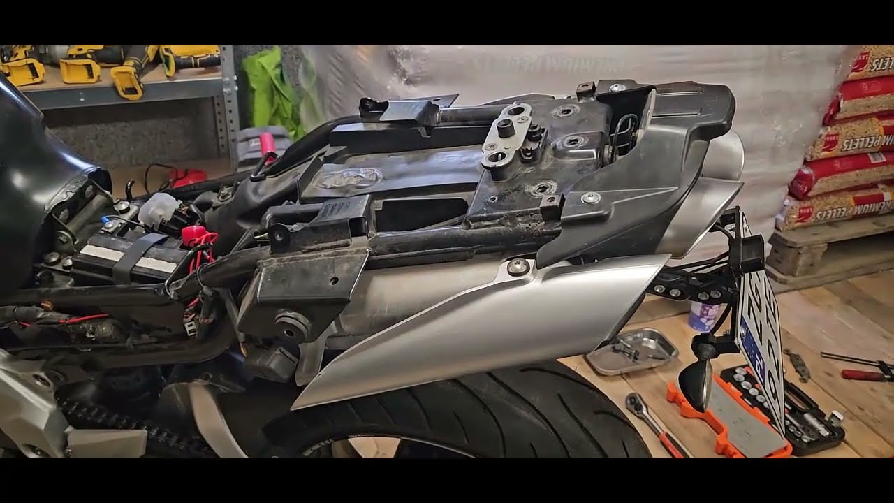 Suzuki gsr600 przerobiony wydech od EDHAUST