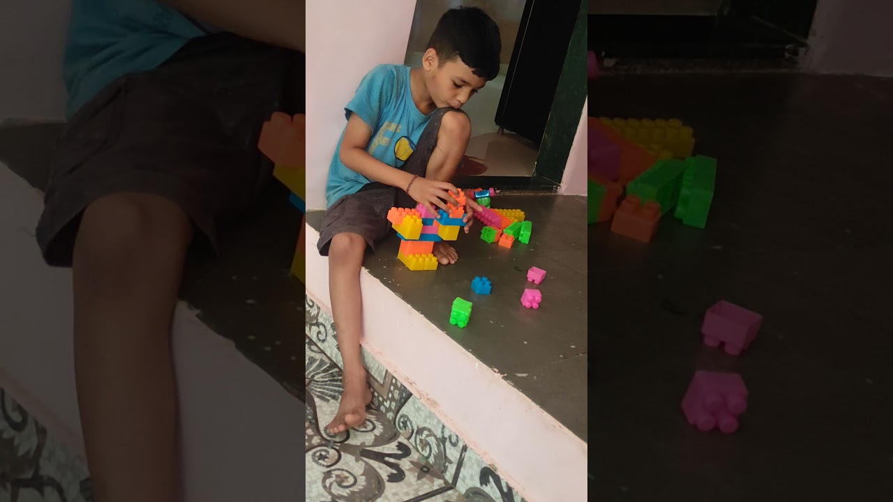 making robot use the blocks