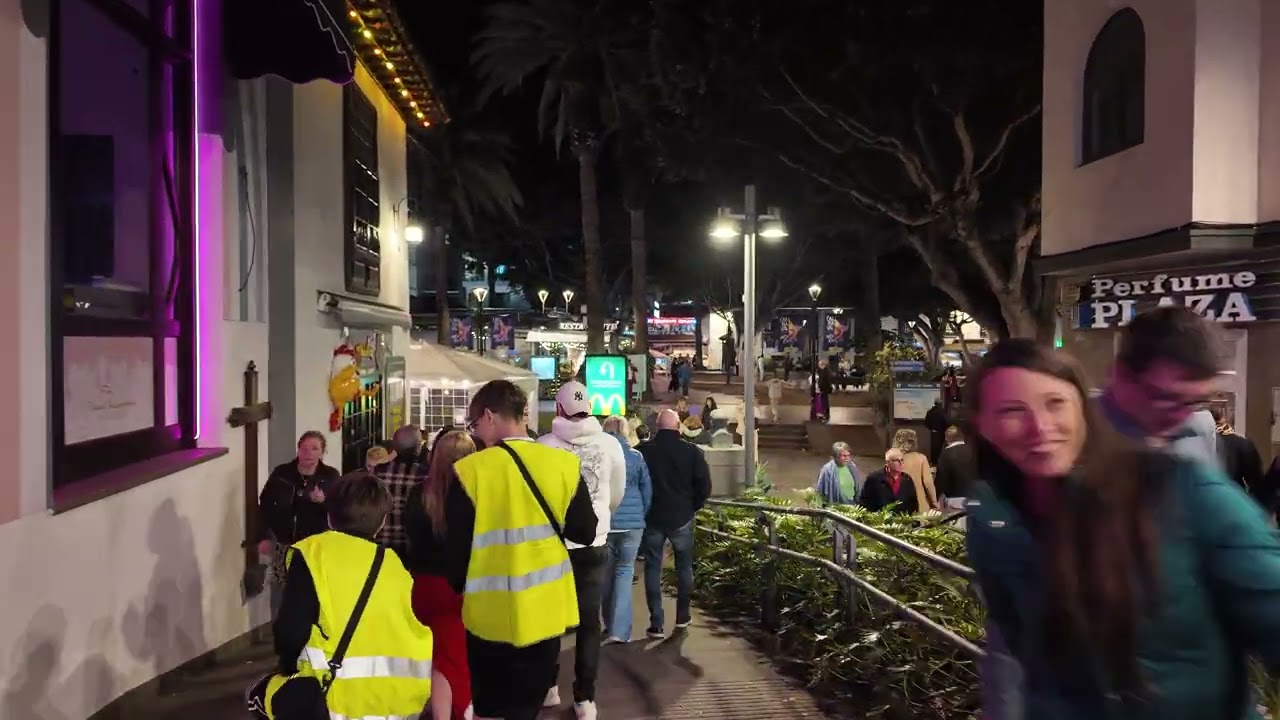 Tenerife Night Walk 🇪🇸 Puerto de la Cruz Carnival Atmosphere 🎭 Canary Islands 4K Walking Tour