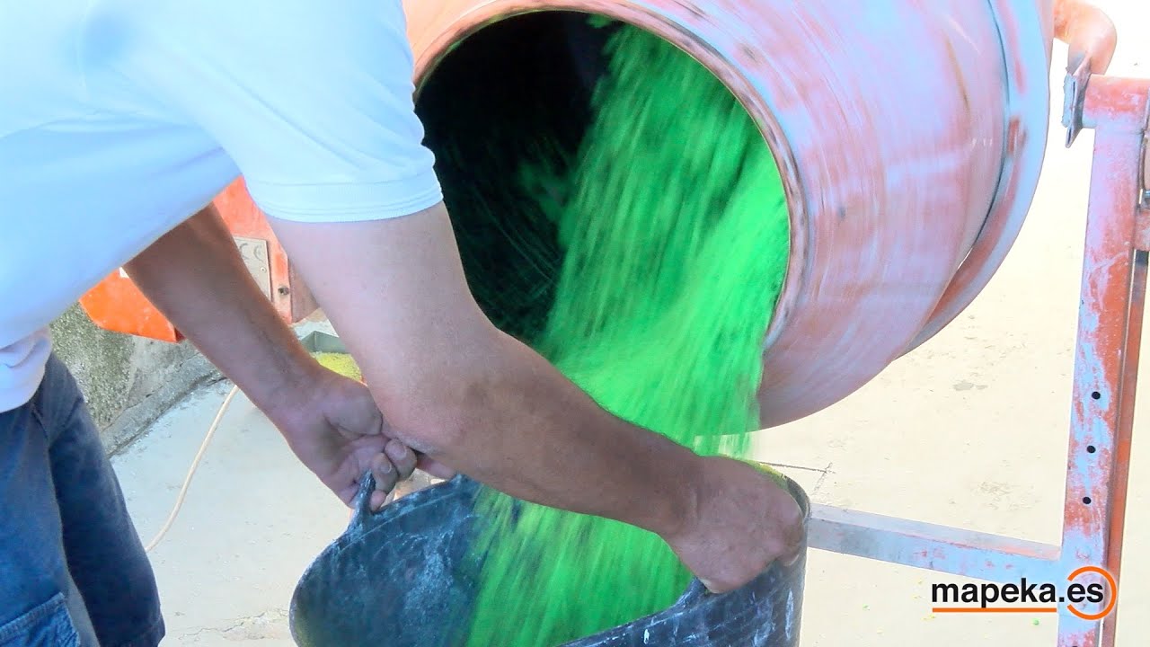 CÓMO SE COLOREA LA SAL para hacer alfombras. ARCHENA