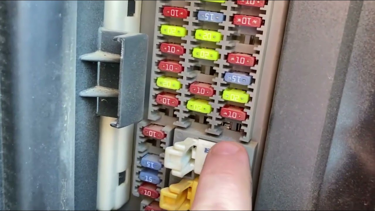 2006 Jeep Liberty skim module part 2