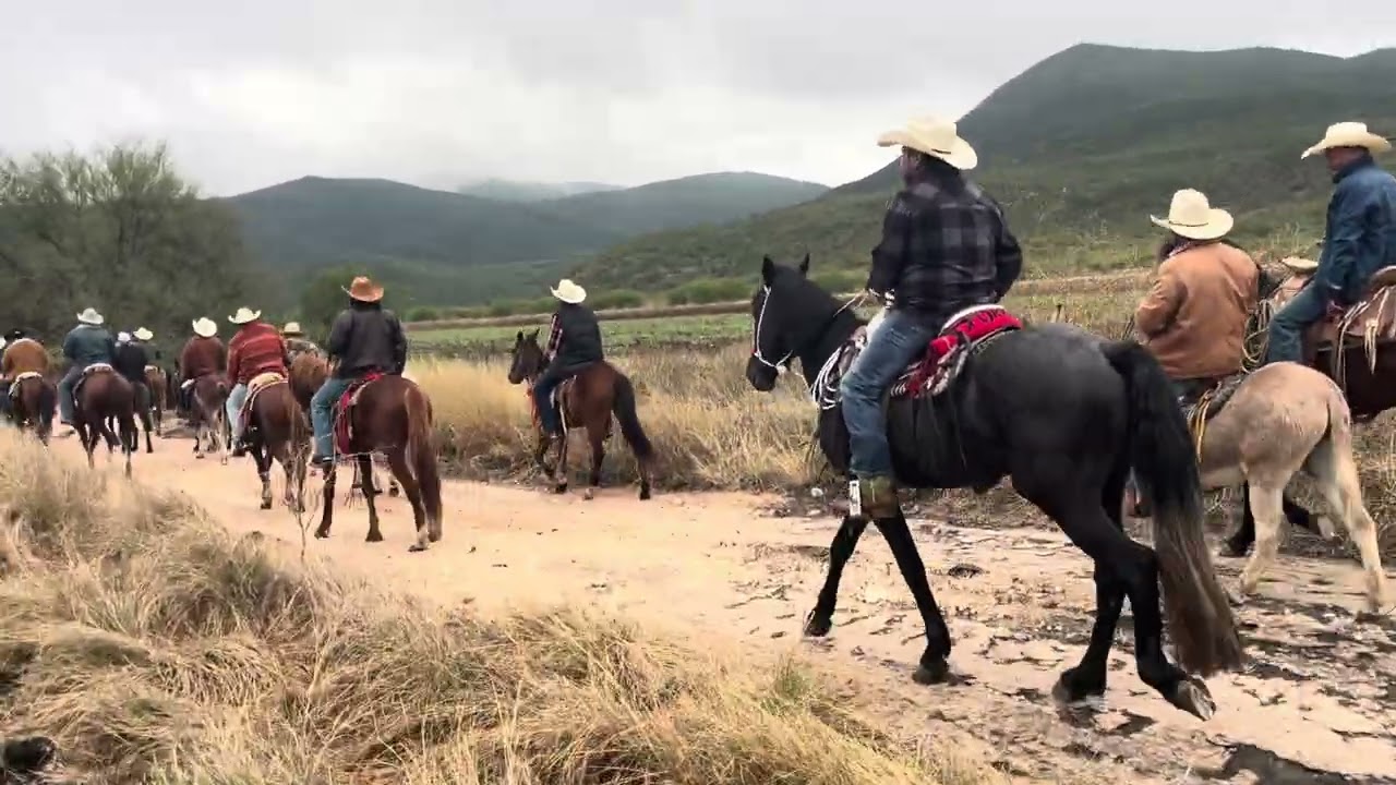Cabalgata hacia el rancho de banda 12/30/2025 🐎