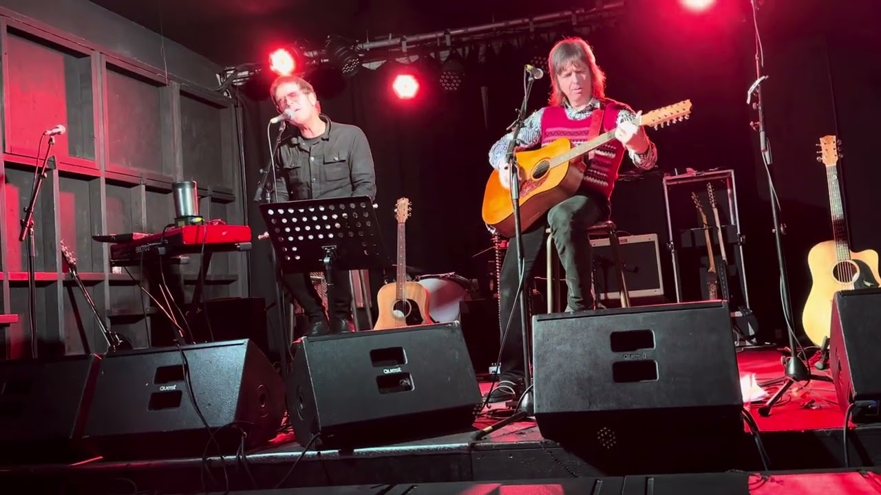 Ashley Naylor & Steve Pinkerton perform, THE MOODY BLUES classic, NIGHTS IN WHITE SATIN 29 June 2023