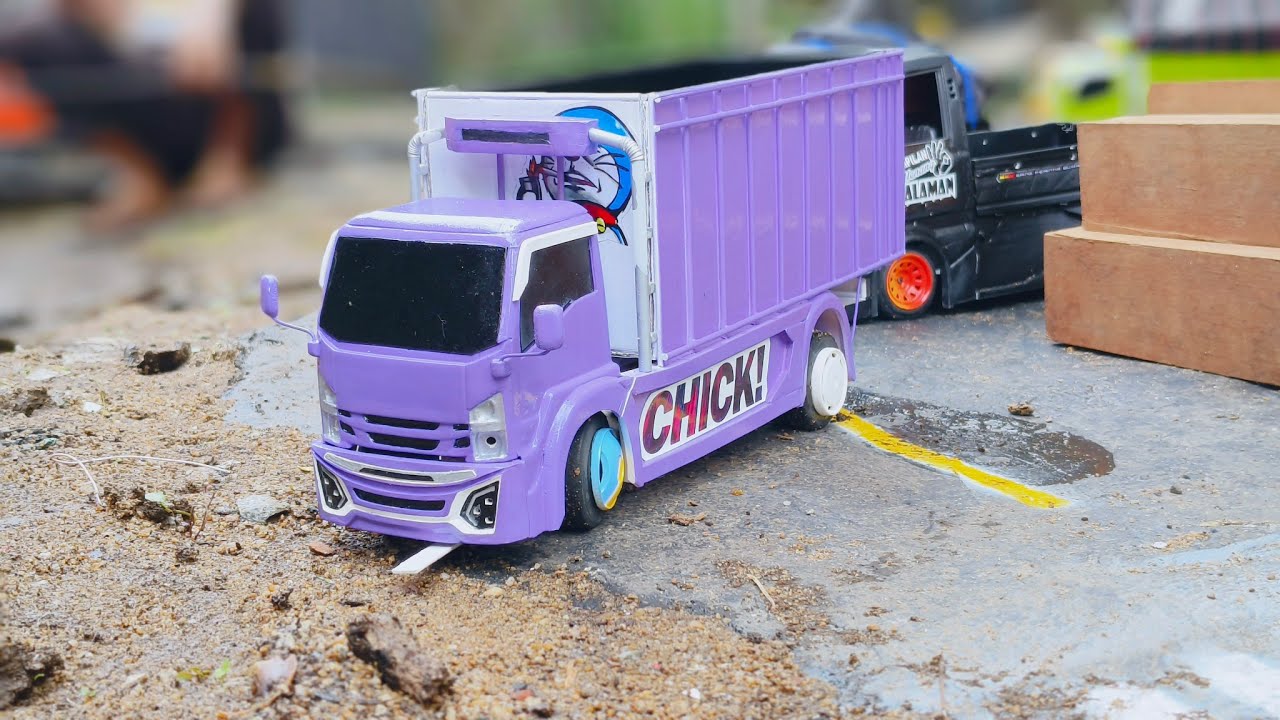 sangat menyenangkan bermain mobil mobilan truk oleng keren banget