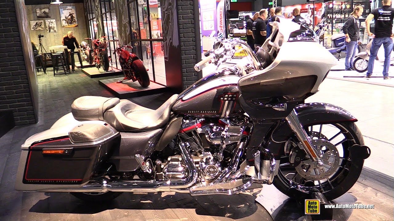 2019 Harley Davidson CVO Road Glide 117 - Walkaround - 2018 EICMA Milan